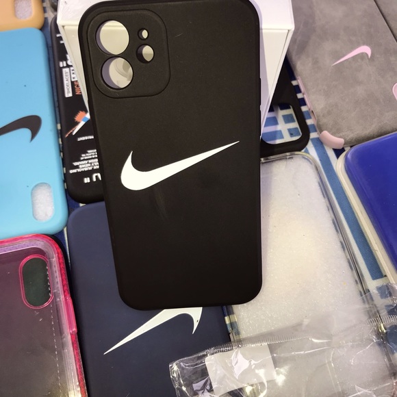 Cool Lixury iPhone 12 case (Black) ✅✅🔥🔥⭐️⭐️‼️ - Picture 1 of 2